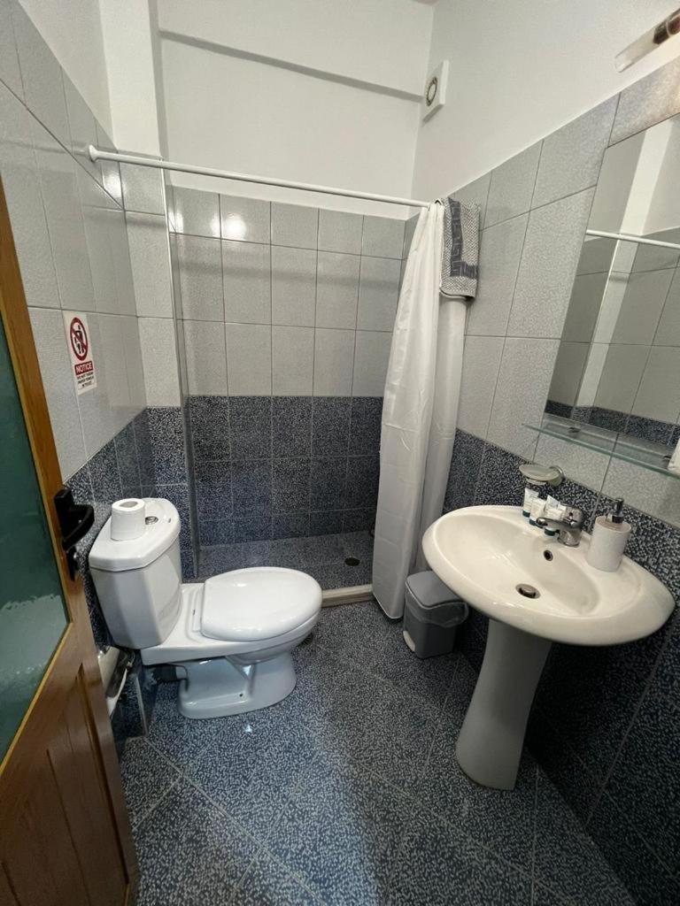 Season Inn Дхерми Экстерьер фото