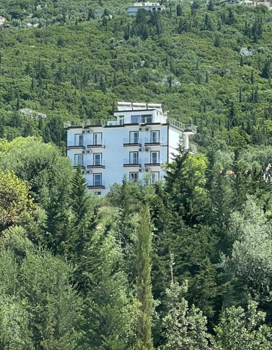 Season Inn Дхерми Экстерьер фото