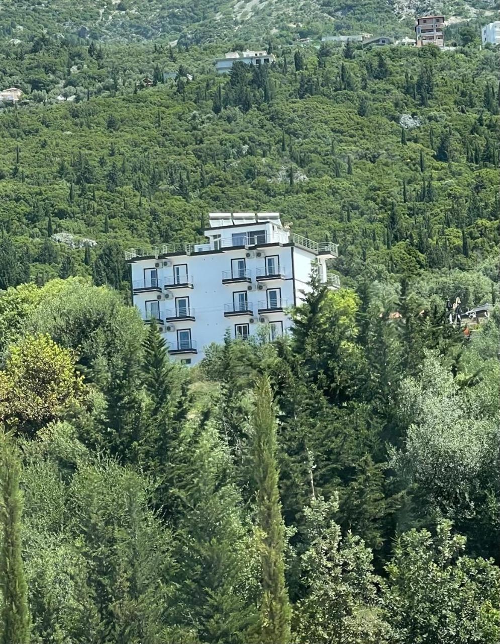 Season Inn Дхерми Экстерьер фото