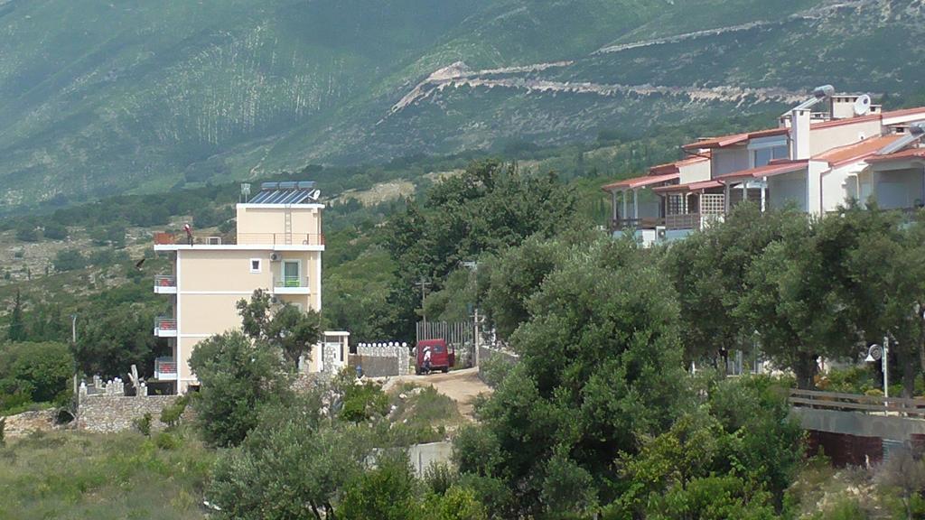 Season Inn Дхерми Экстерьер фото