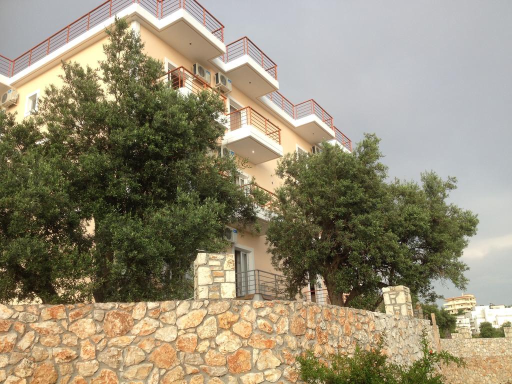 Season Inn Дхерми Экстерьер фото